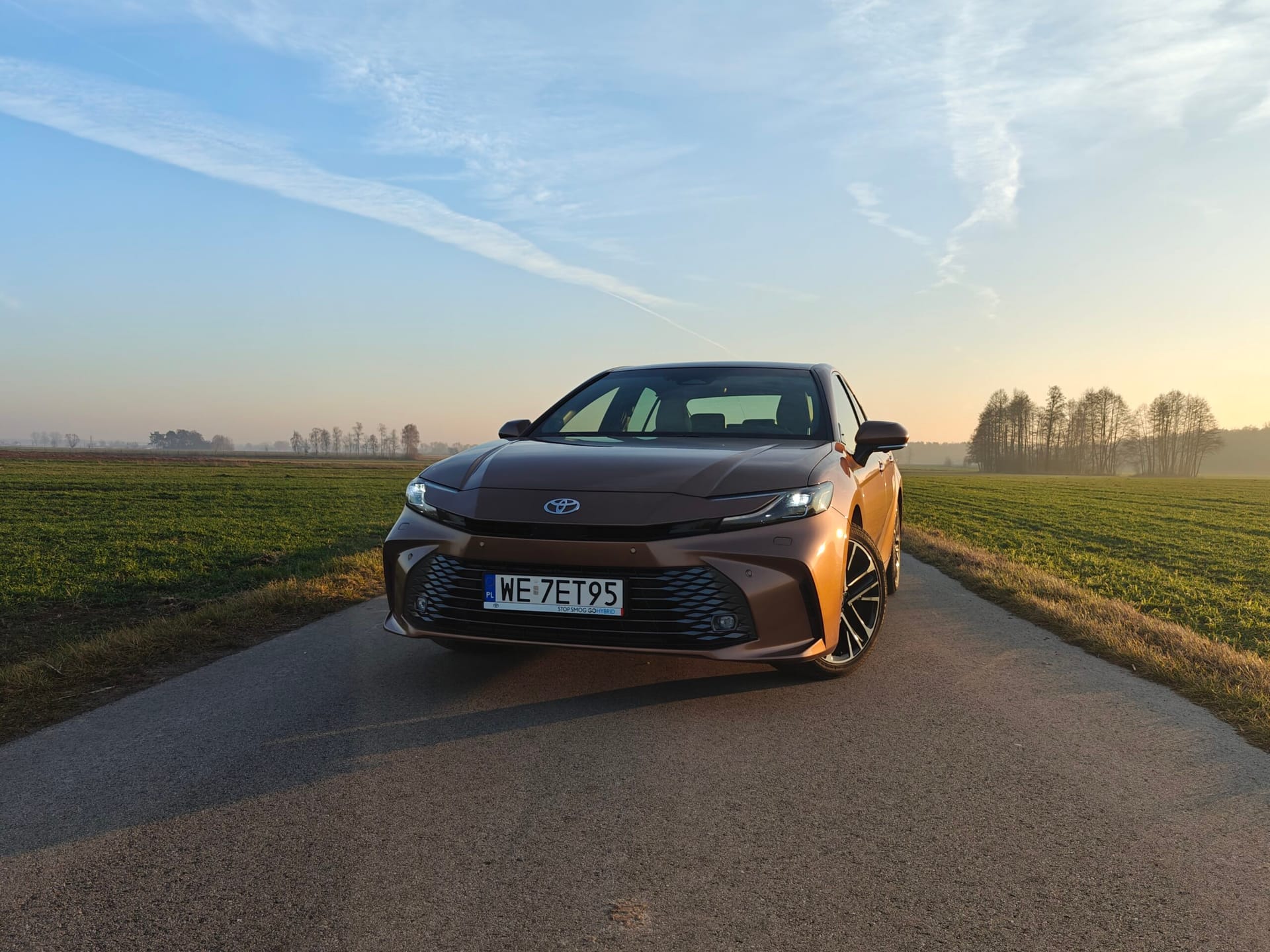 2025 Toyota Camry Hybrid - przód