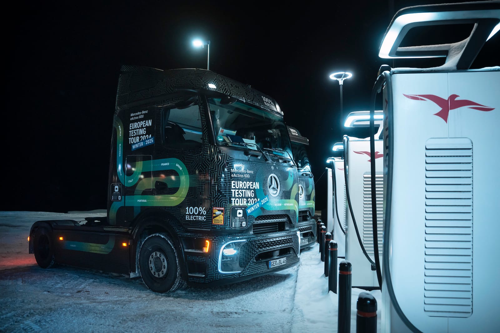 Mercedes e-Actros ładowanie