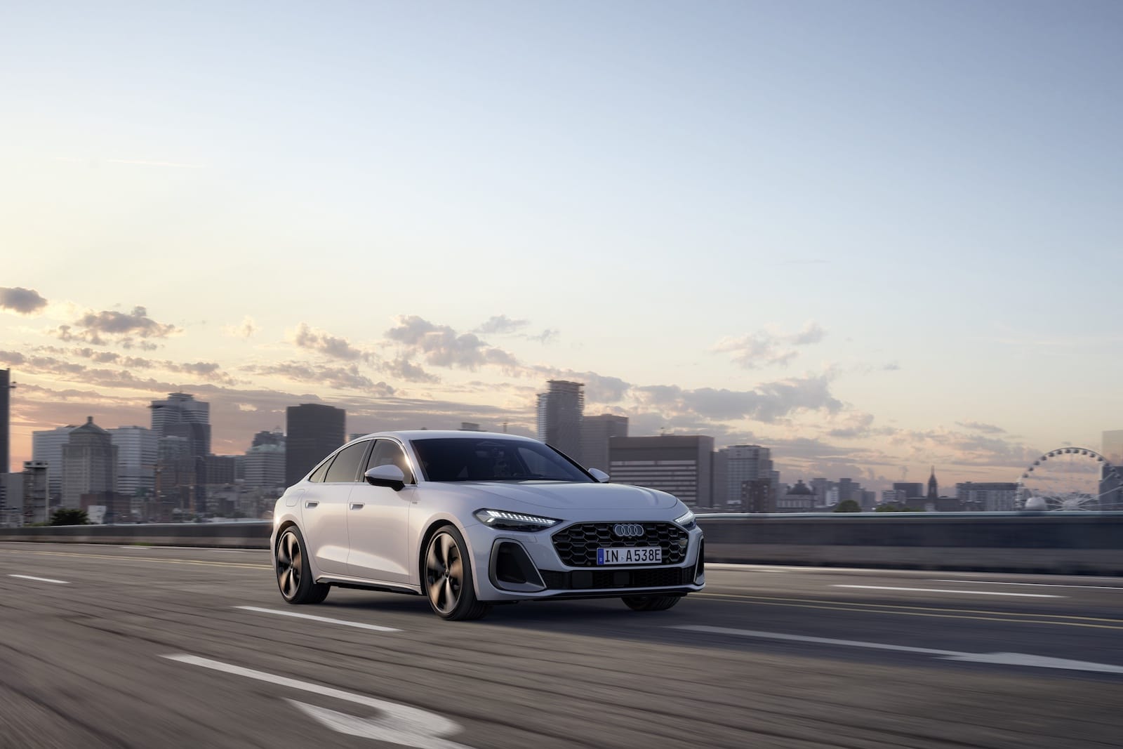 Audi A5 Sedan e-hybrid przód