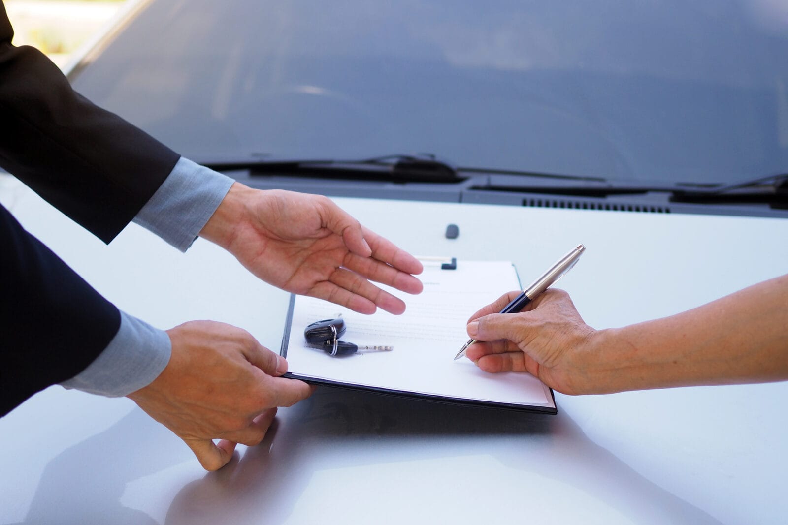 umowa zakup sprzedaż auto klucze auto