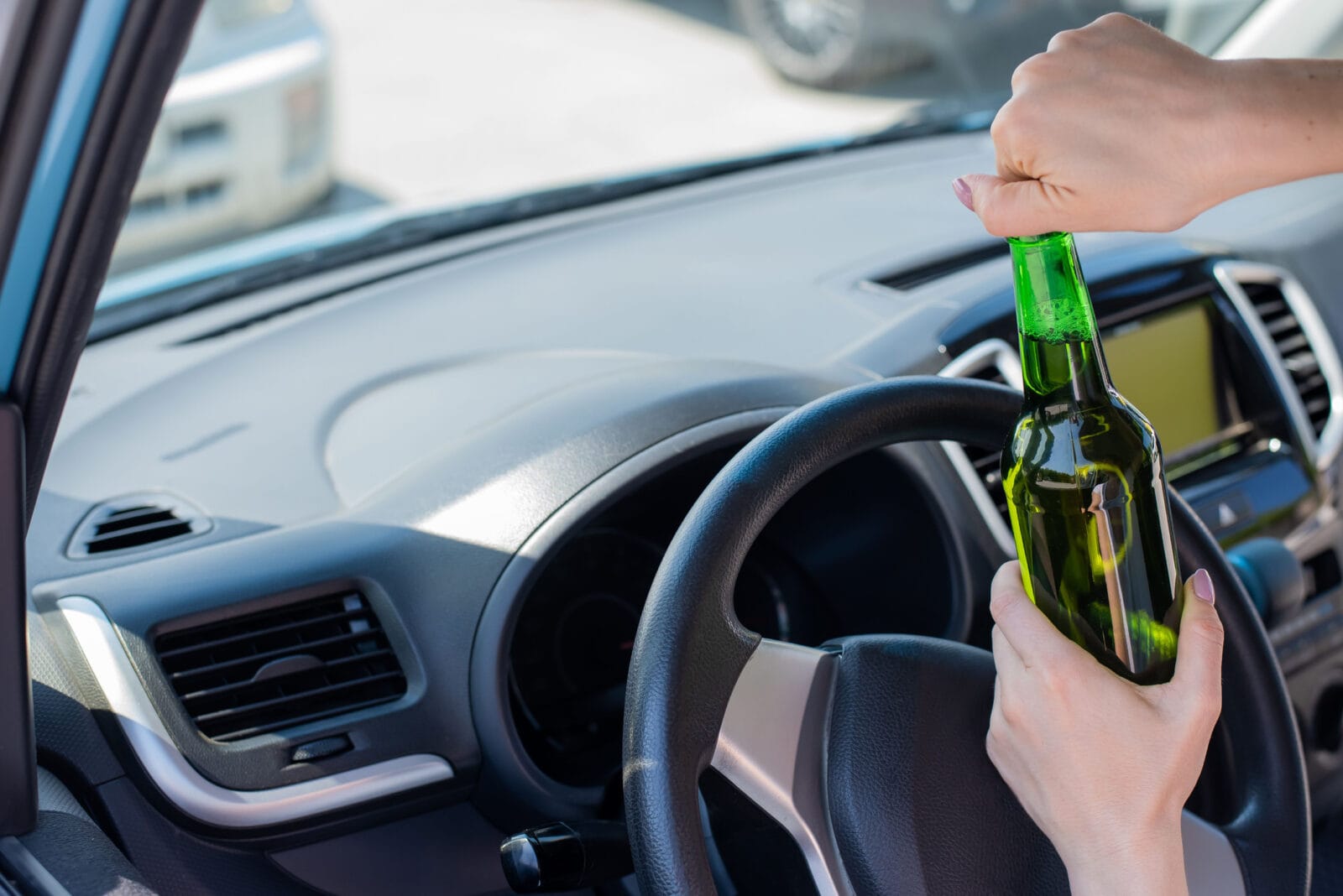 piwo alkohol kierowca za kierownicą