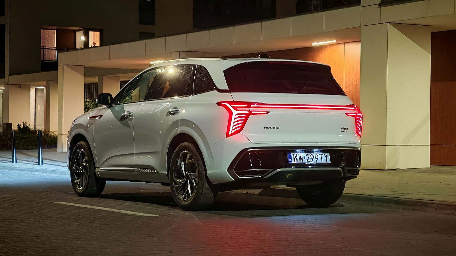 Hongqi HS3