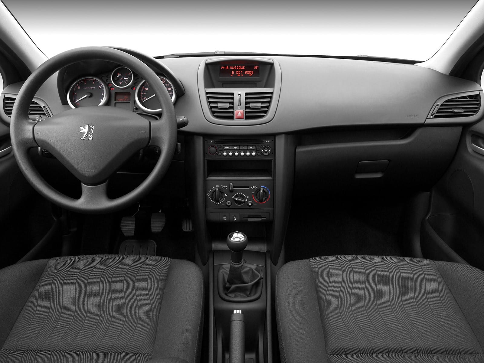 Peugeot 207 wnętrze