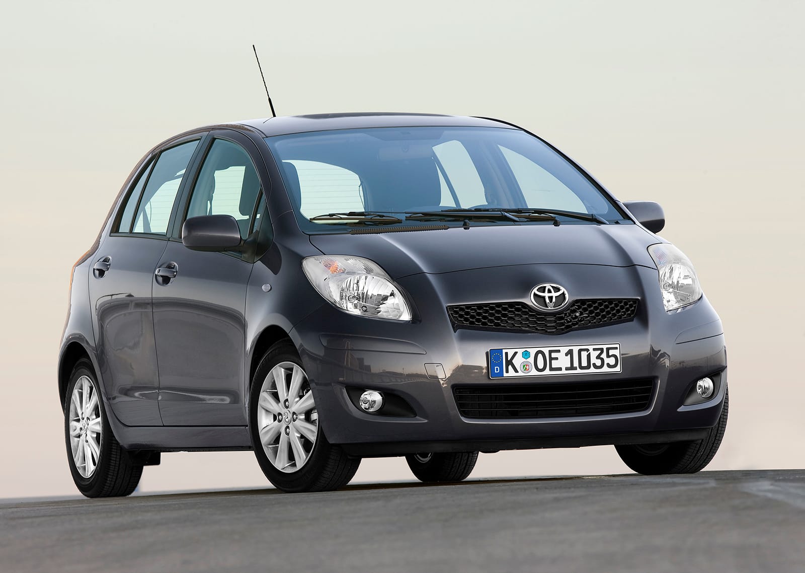 Toyota Yaris przód