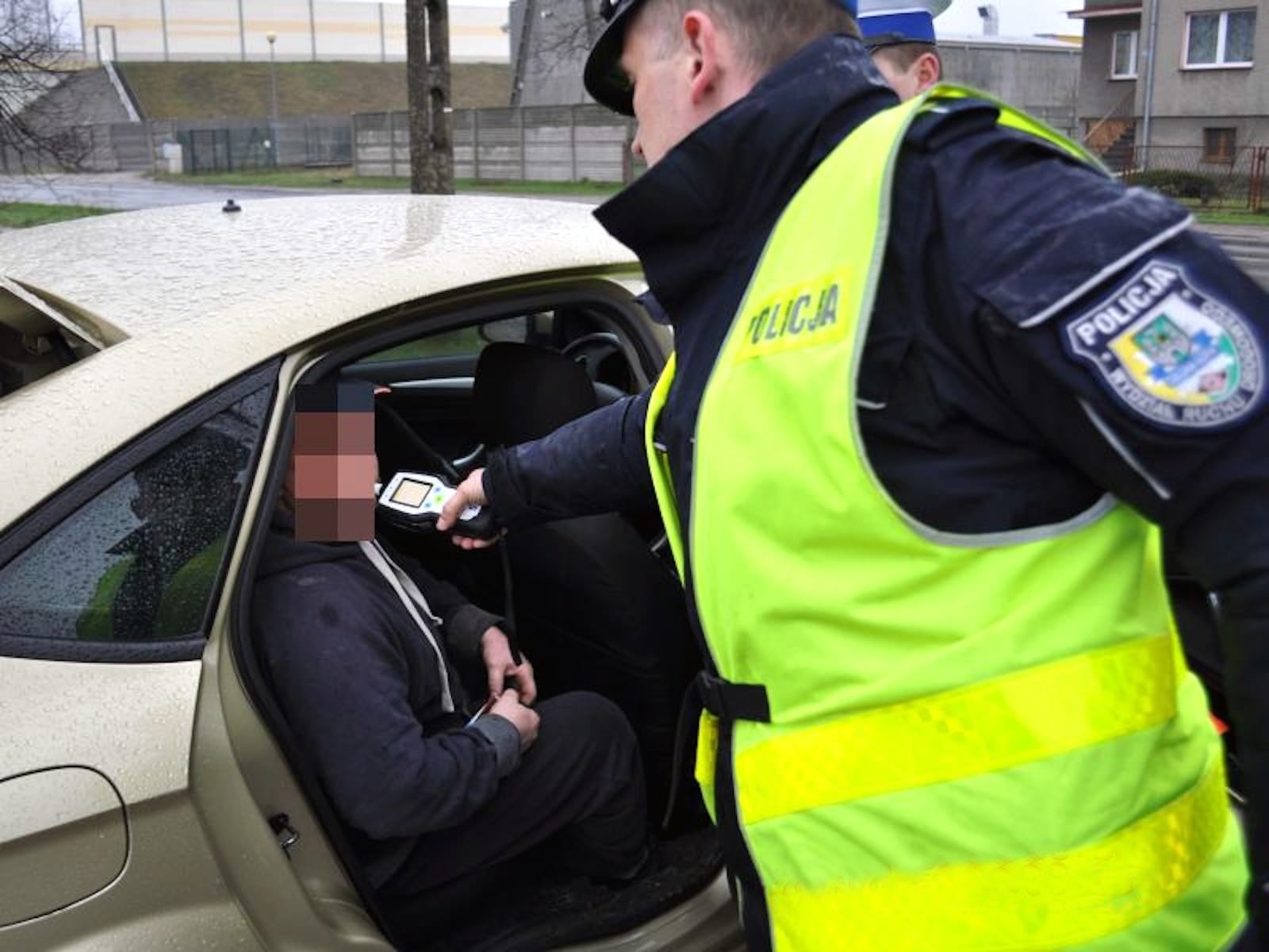 policja dmuchanie alkomat kontrola trzeźwości