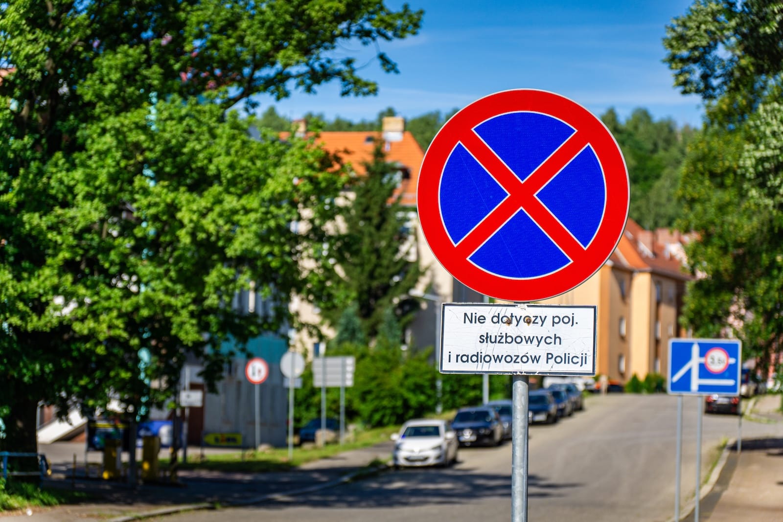 zakaz zatrzymywania B-36 parking postój