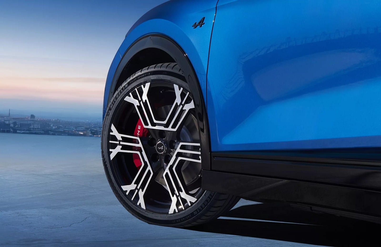 Alpine A390