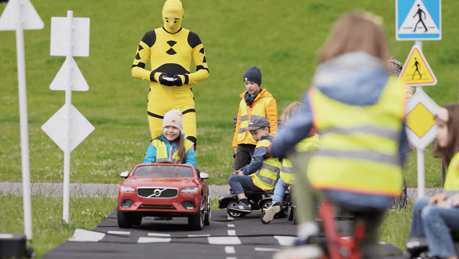 Volvo For Safety miasteczko bezpieczeństwa dla dzieci