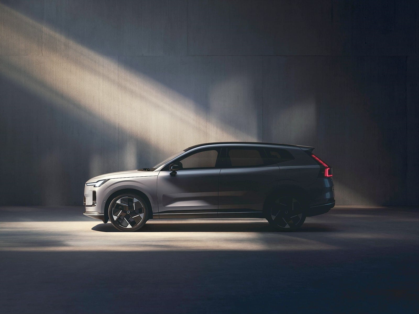 New Volvo XC70