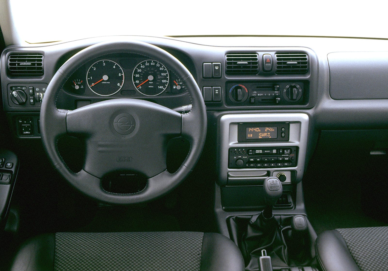opel_frontera_02