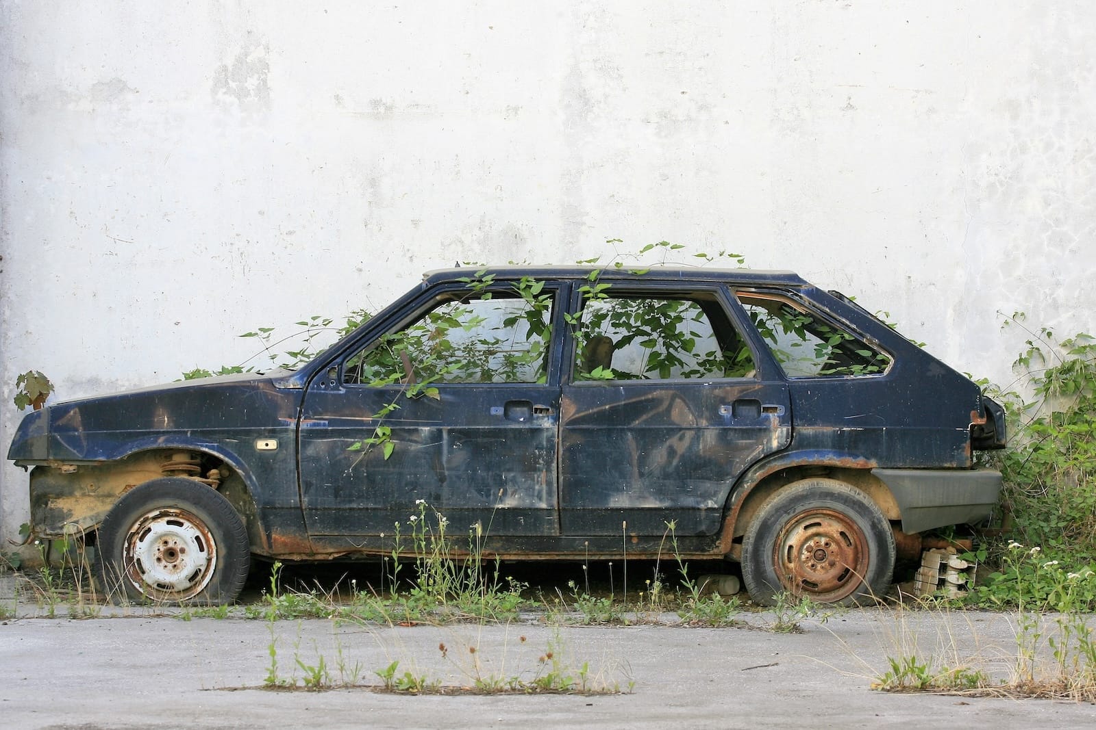 porzucone auto wrak