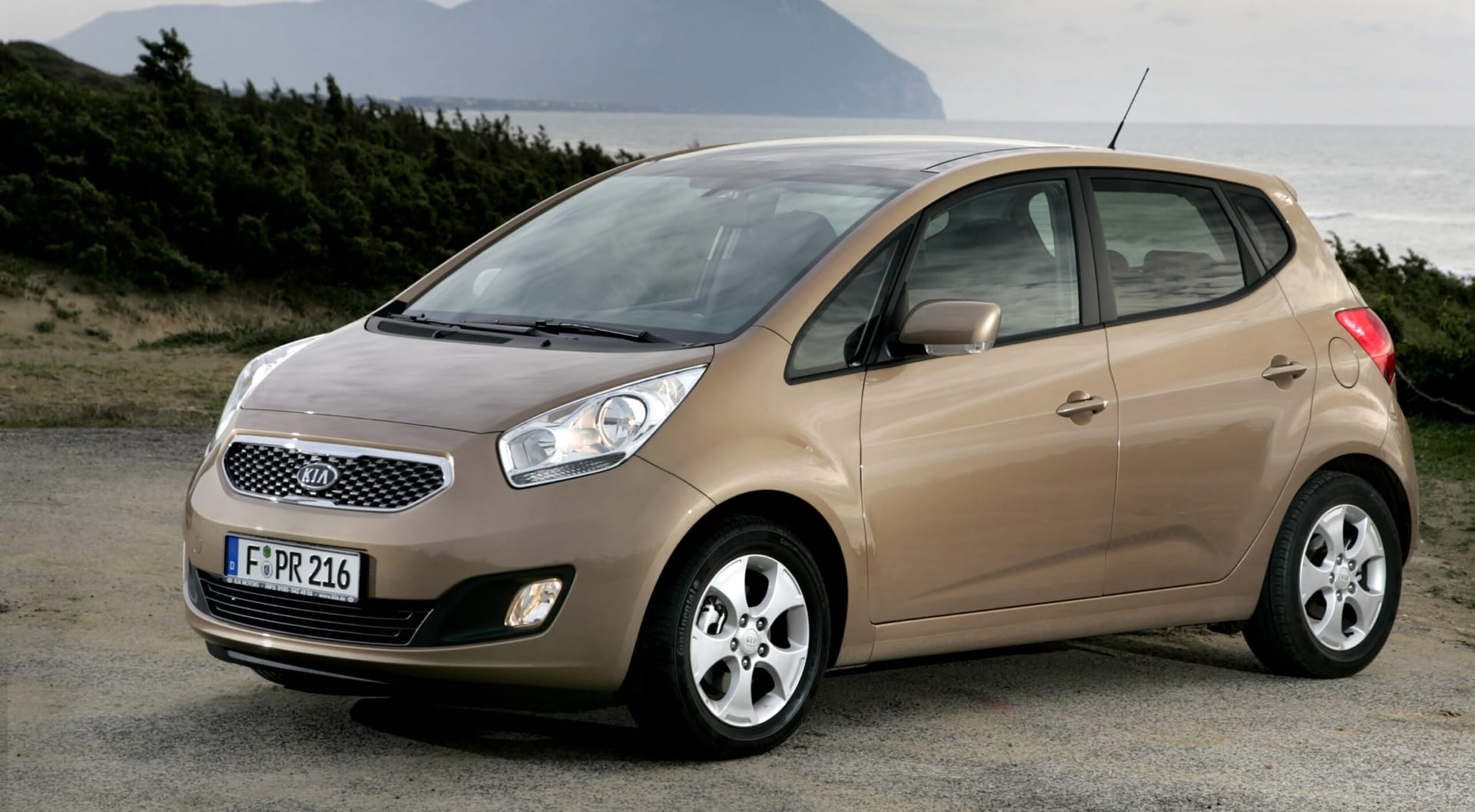 kia_venga_01
