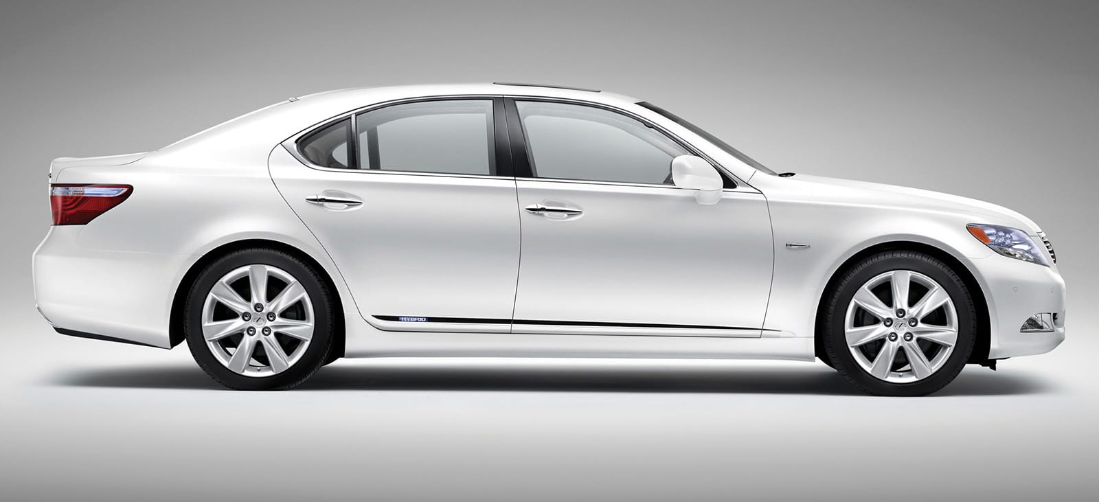 lexus_ls_600h_01