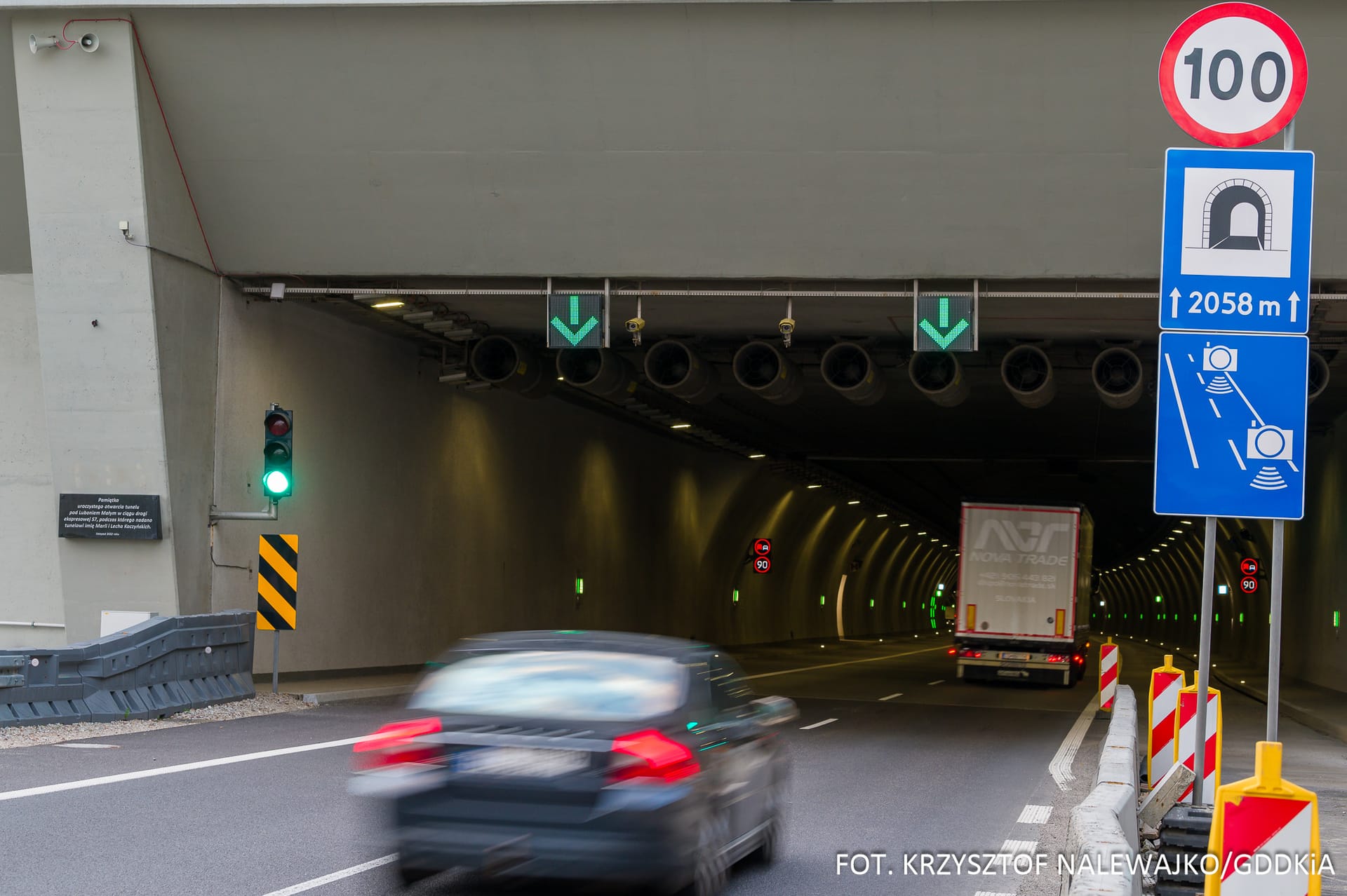 tunel wjazd dk7 opp
