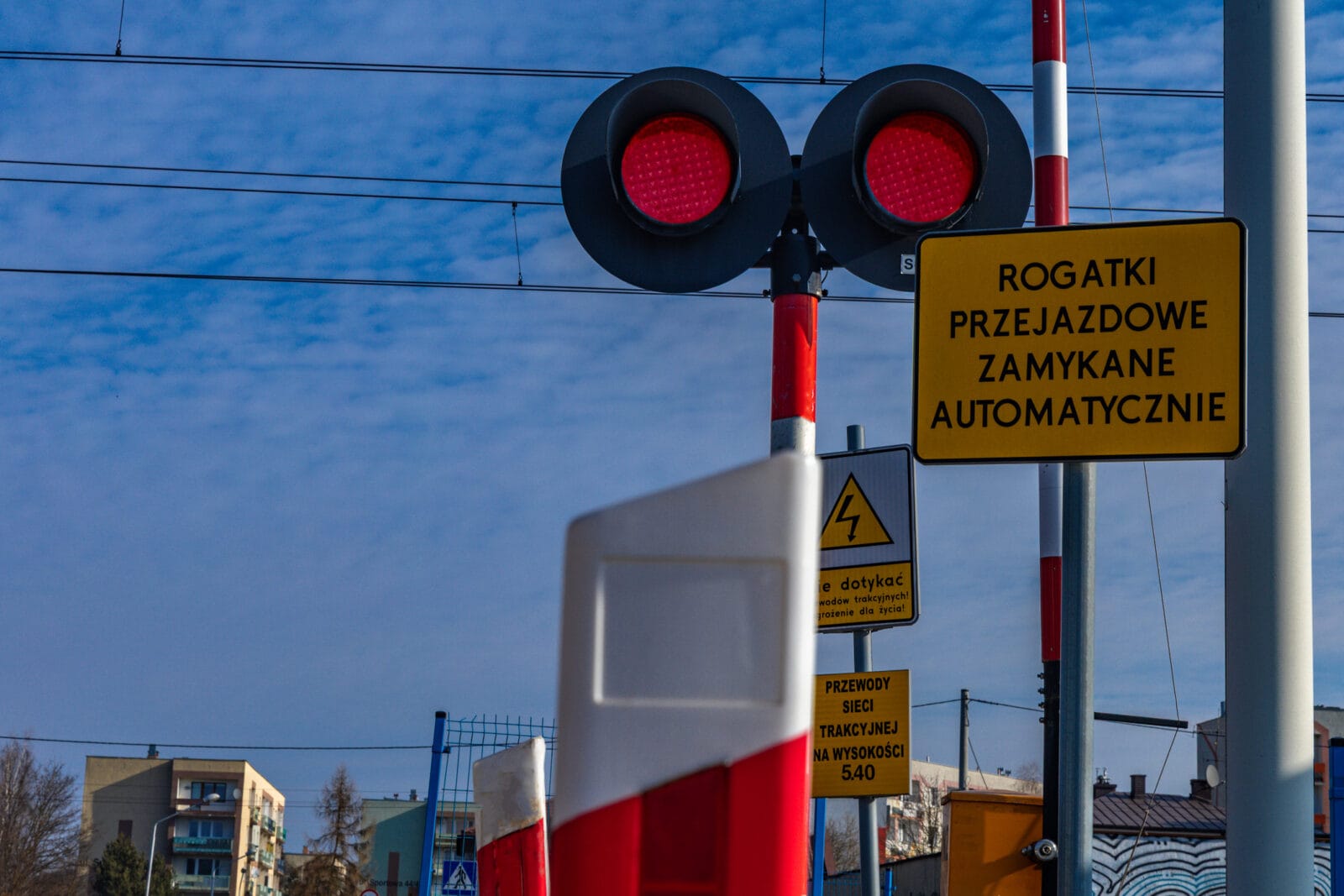 sygnalizacja rogatki tory