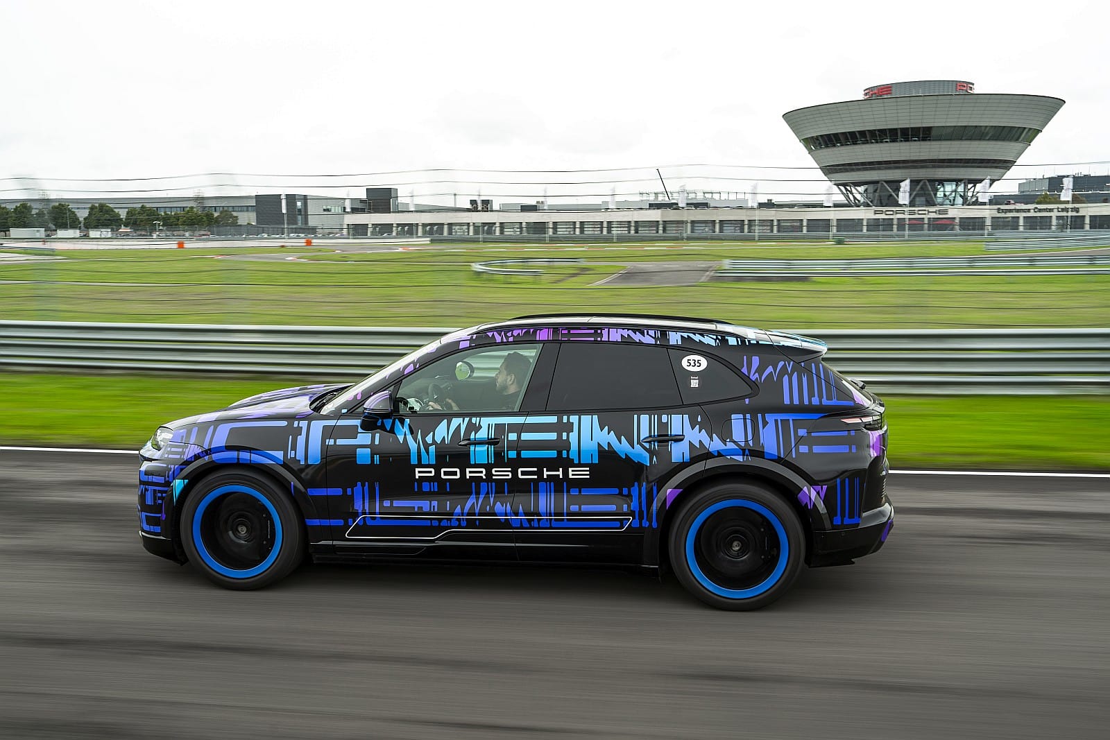 Porsche Cayenne Electric