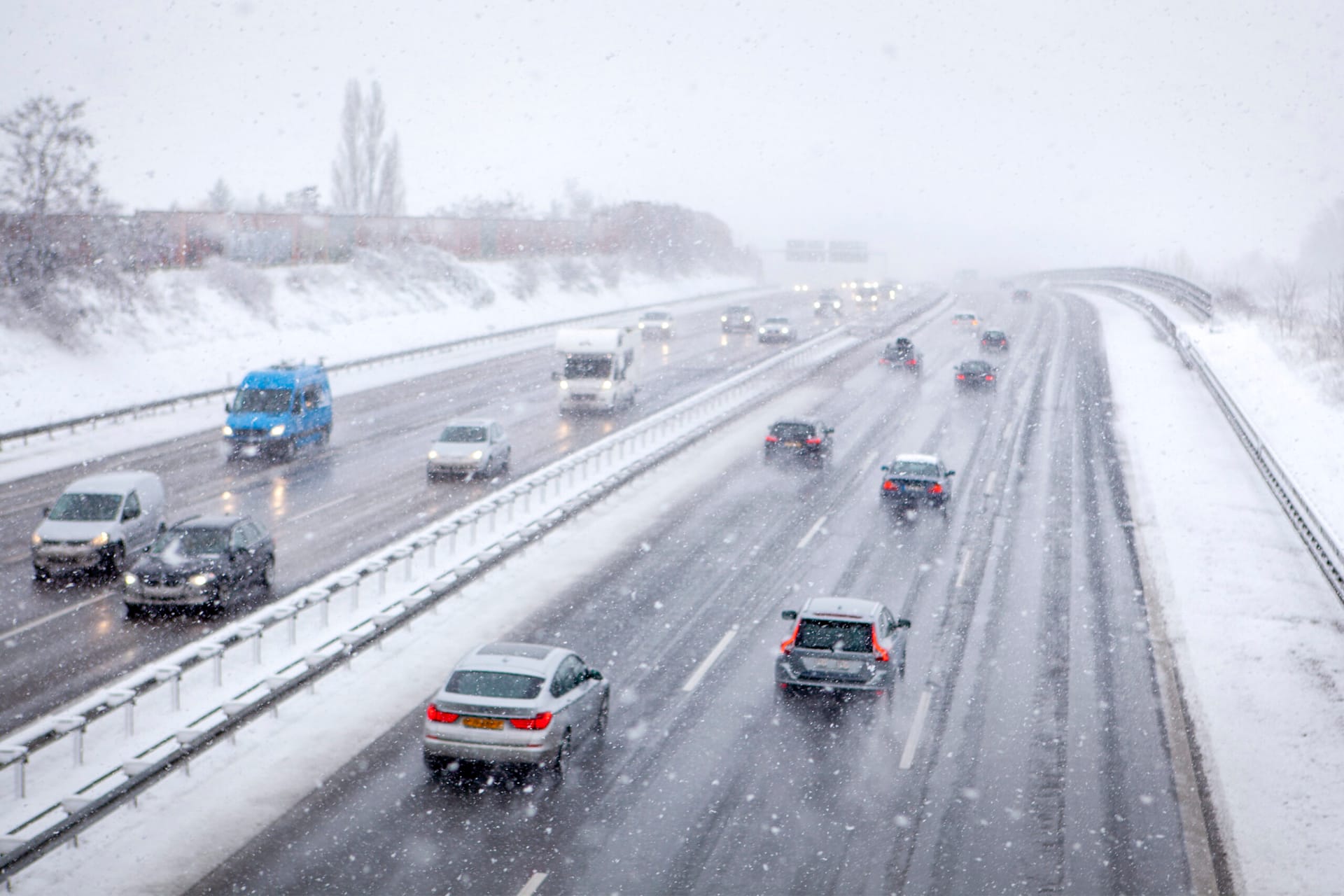 autostrada śnieg