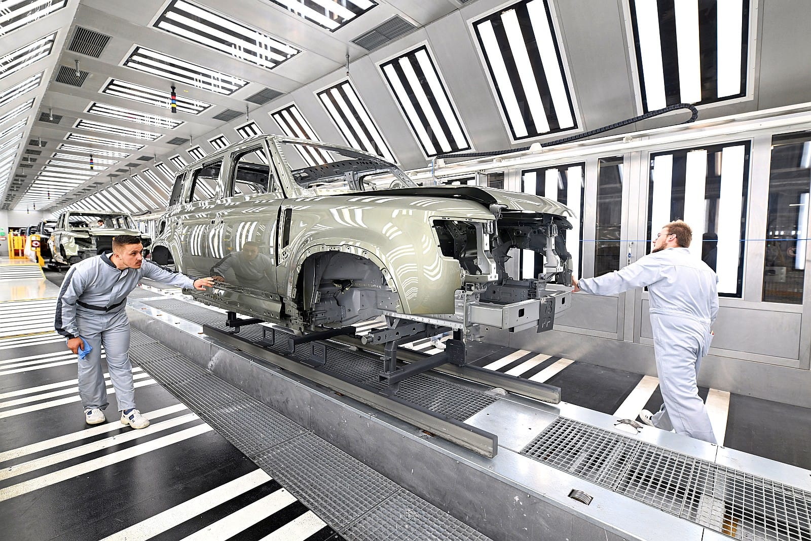 JLR produkcja