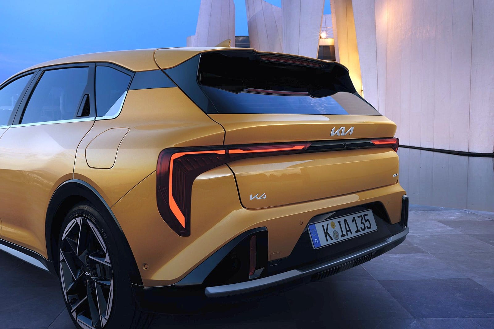 Kia K4