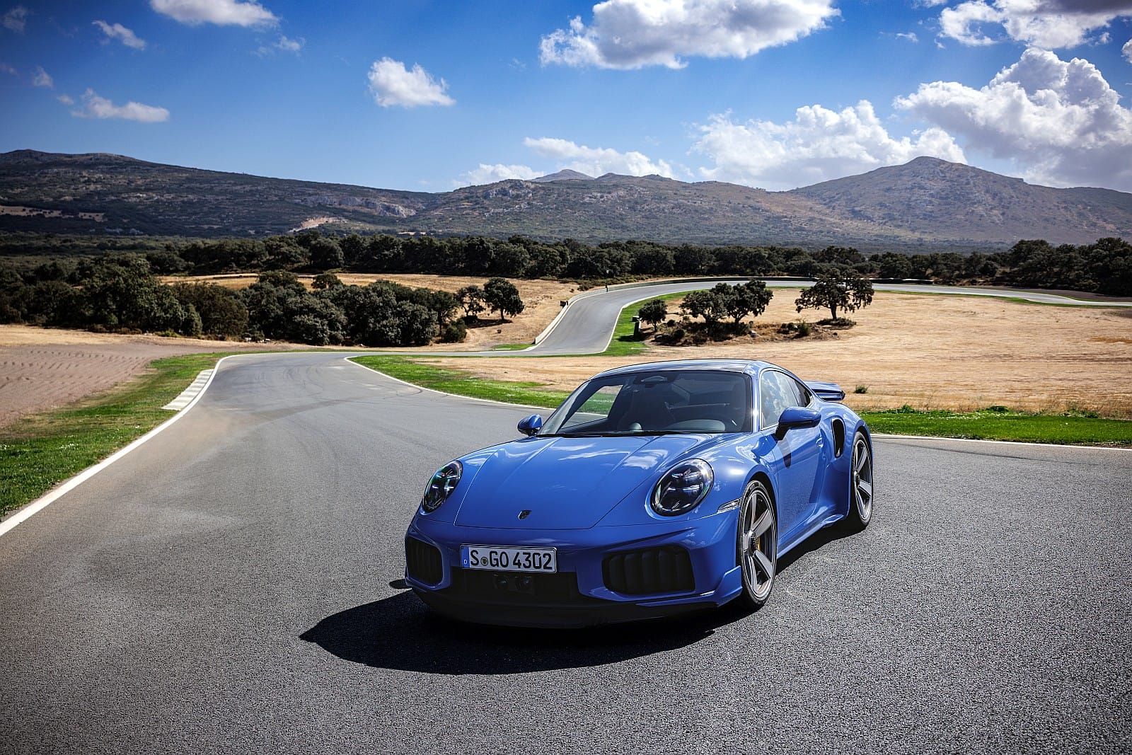 Porsche 911 Turbo S 992 (1)