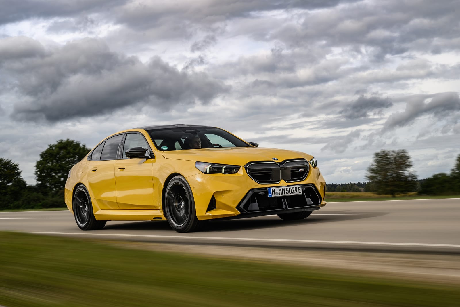 BMW M5 V8