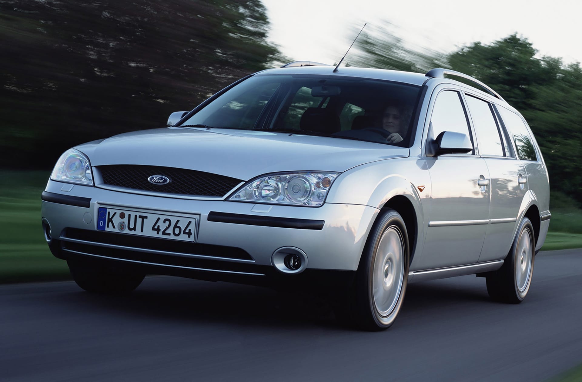 ford_mondeo_turnier_01