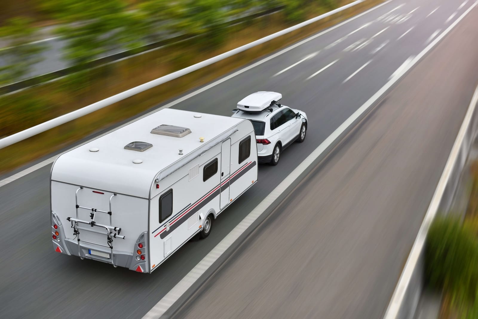 auto osobowe z przyczepą