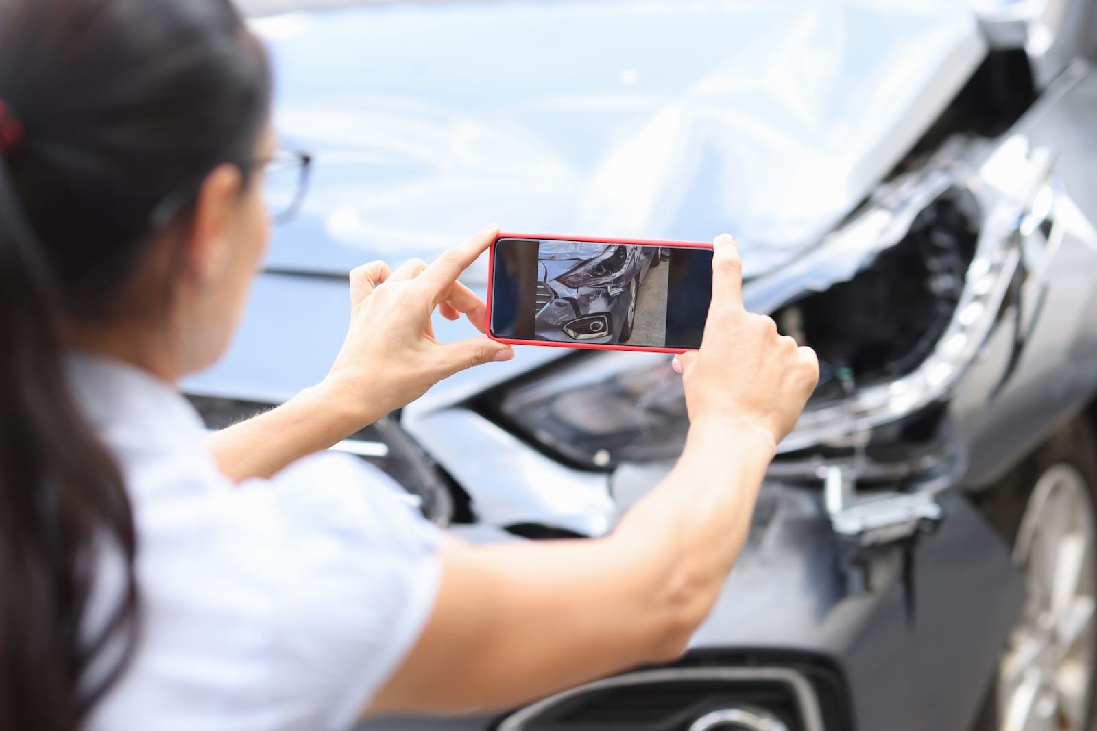 uszkodzone auto wykonywanie fotografii