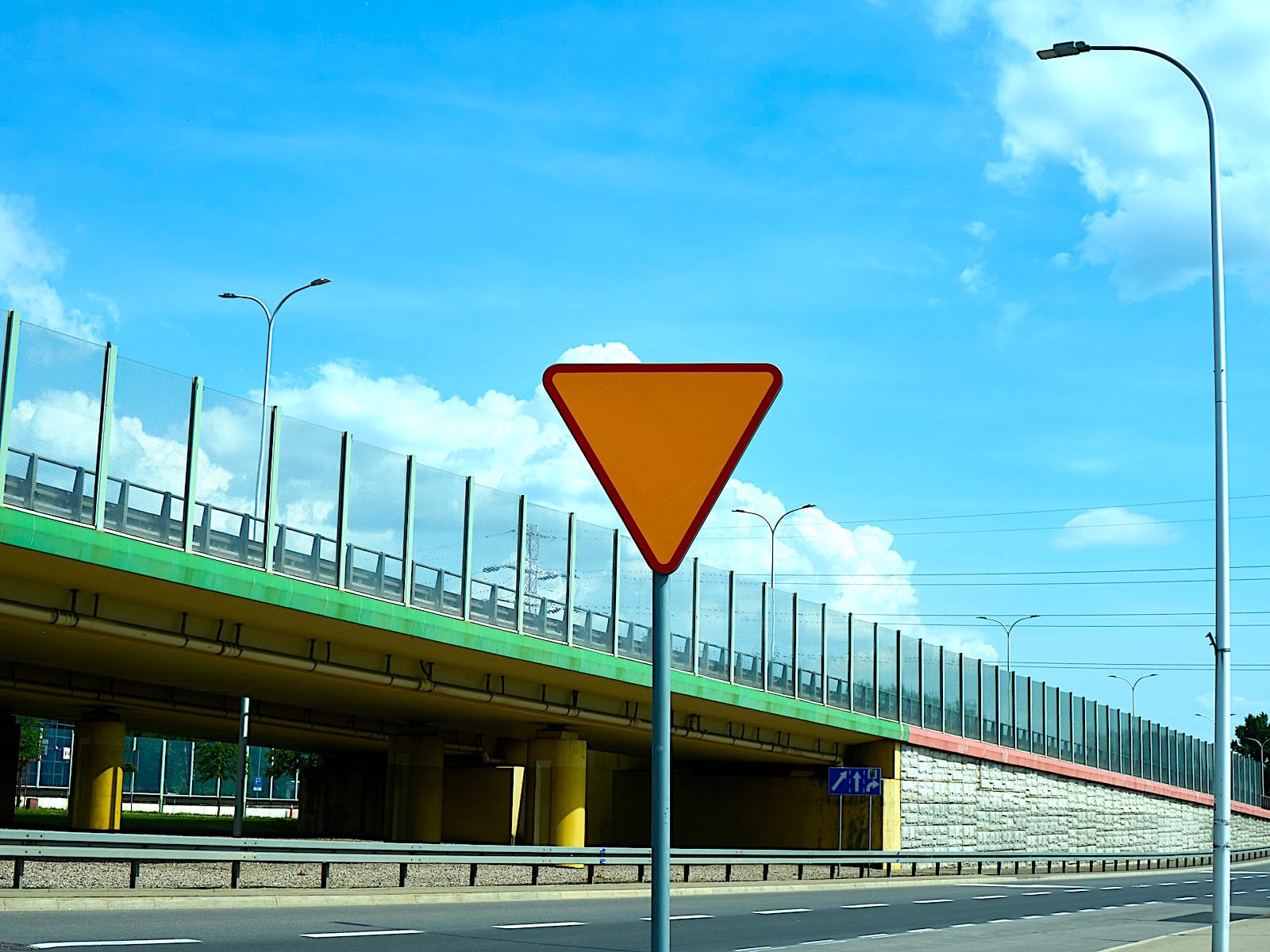 znak ostrzegawczy a-7 ustąp pierwszeństwa