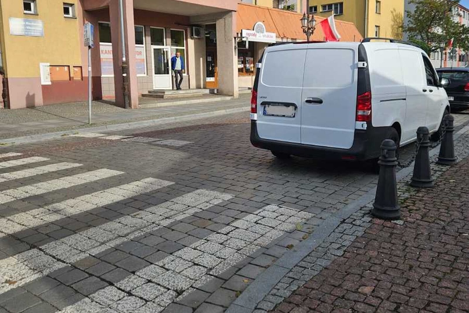 parkowanie za pasami