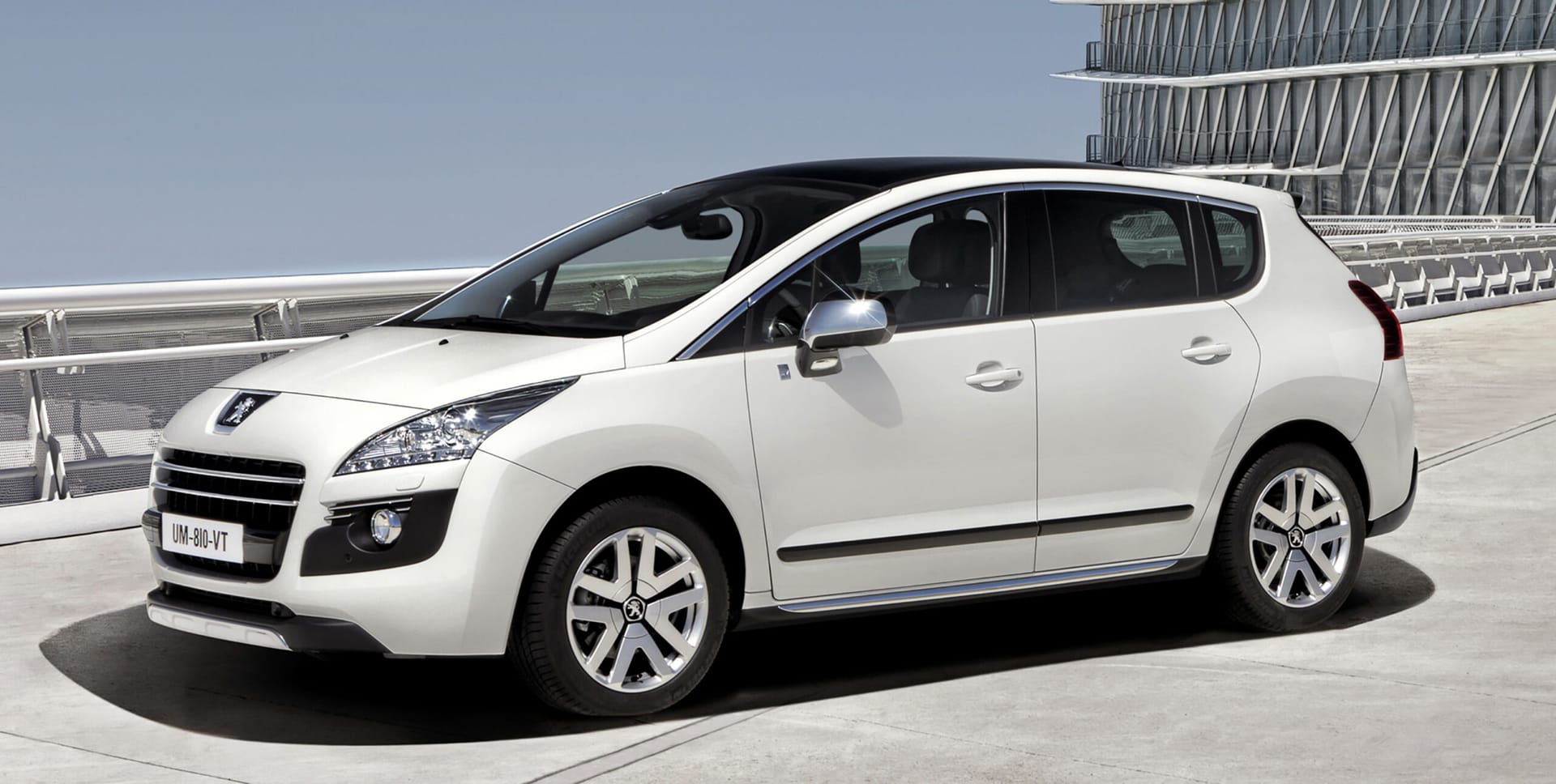 10 peugeot_3008_hybrid4