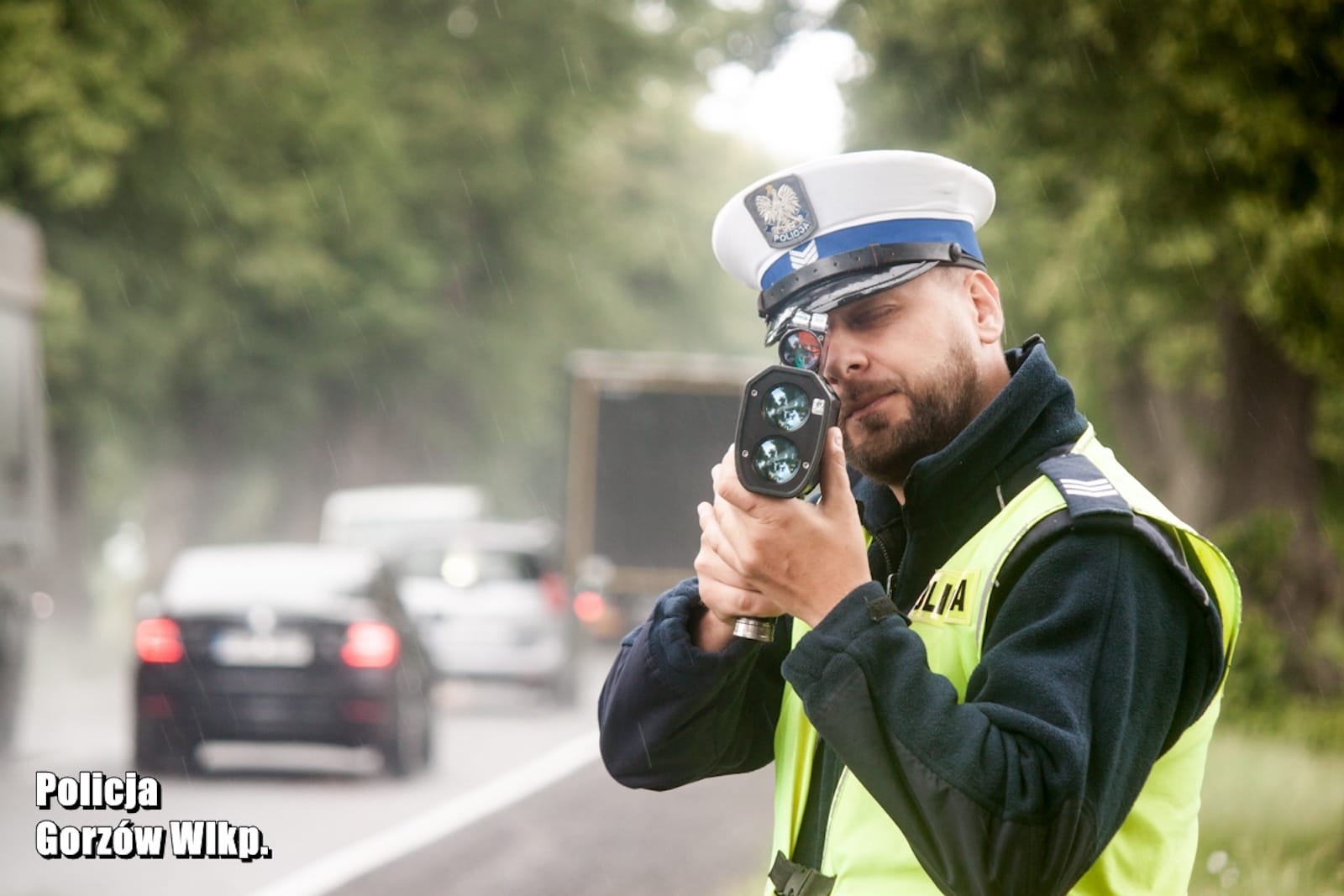 pomiar prędkości policja miernik laserowy