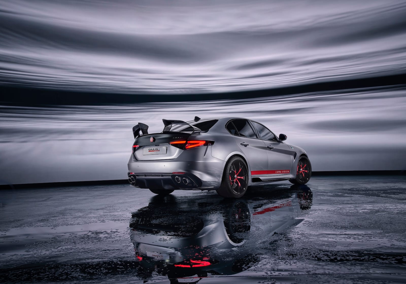 Alfa Romeo Giulia Quadrifoglio Luna Rossa.