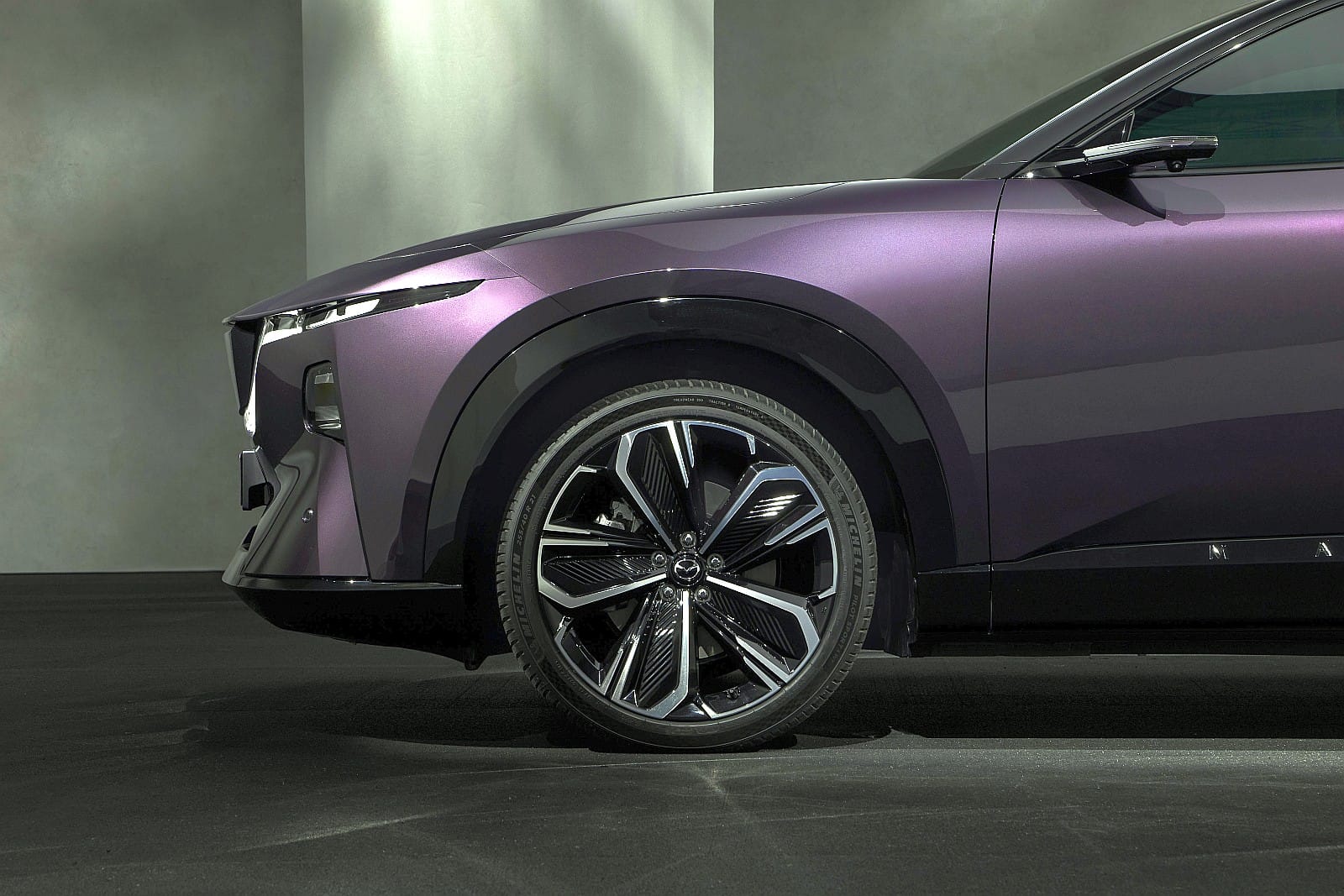 Mazda CX-6e