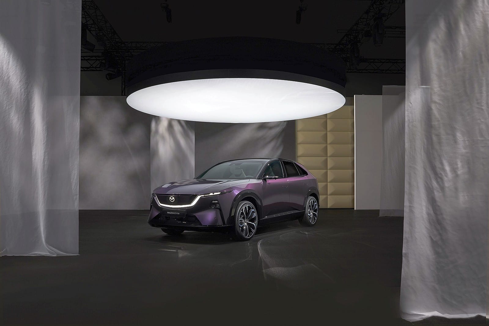 Mazda CX-6e