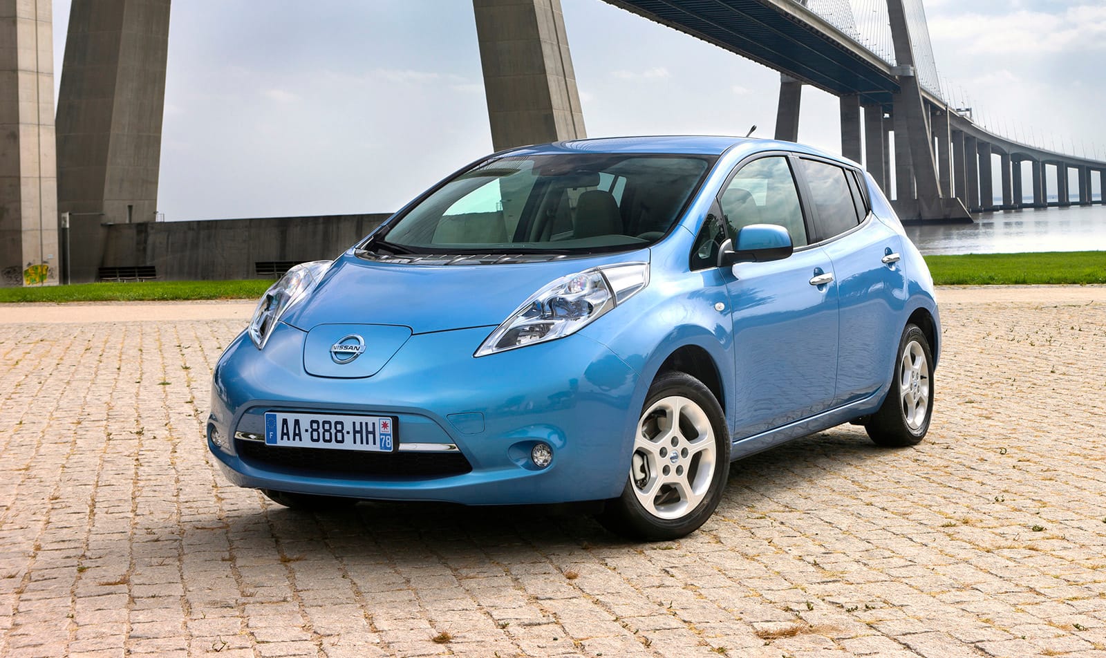 nissan_leaf_02