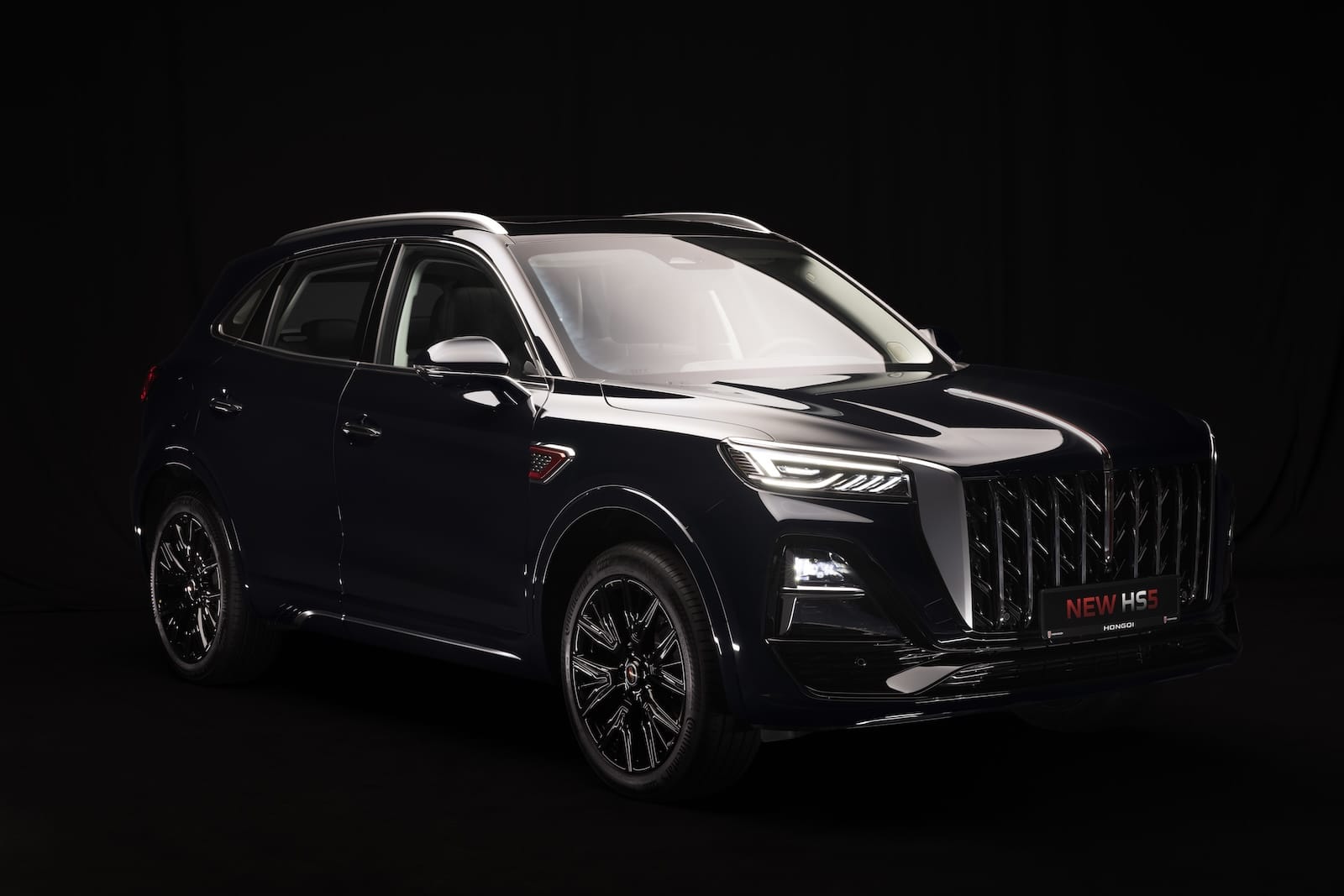 Hongqi HS5