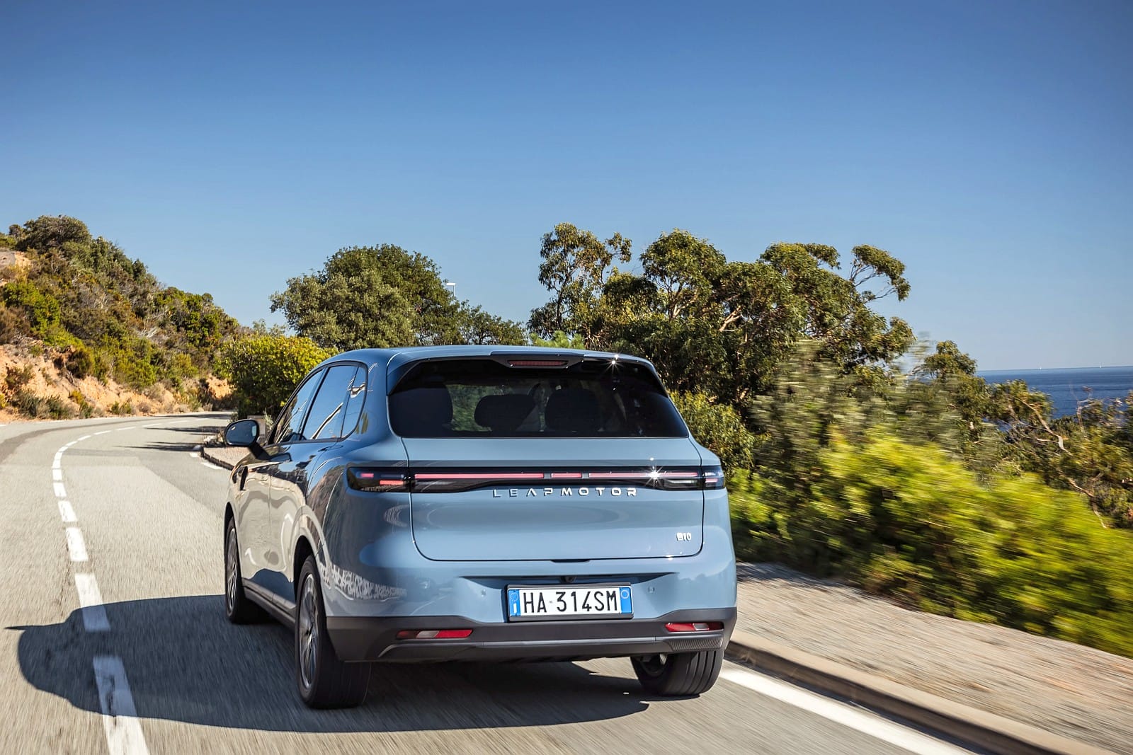 Leapmmotoro B10 Hybrid EV