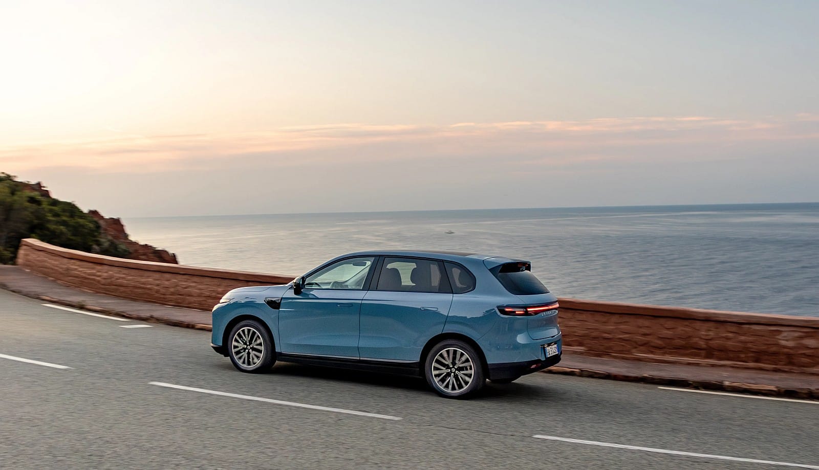 Leapmmotoro B10 Hybrid EV