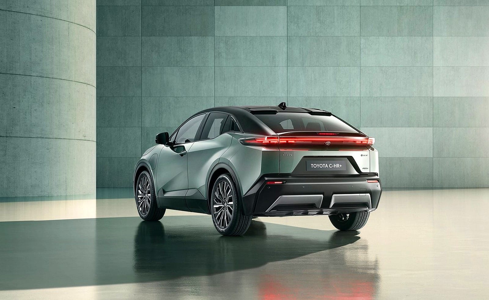 Toyota C-HR+