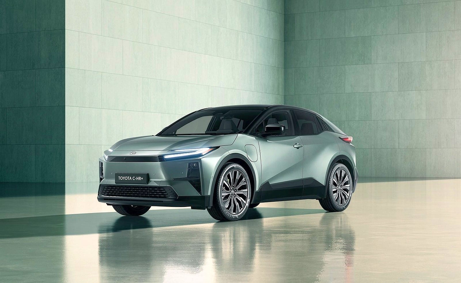 Toyota C-HR+