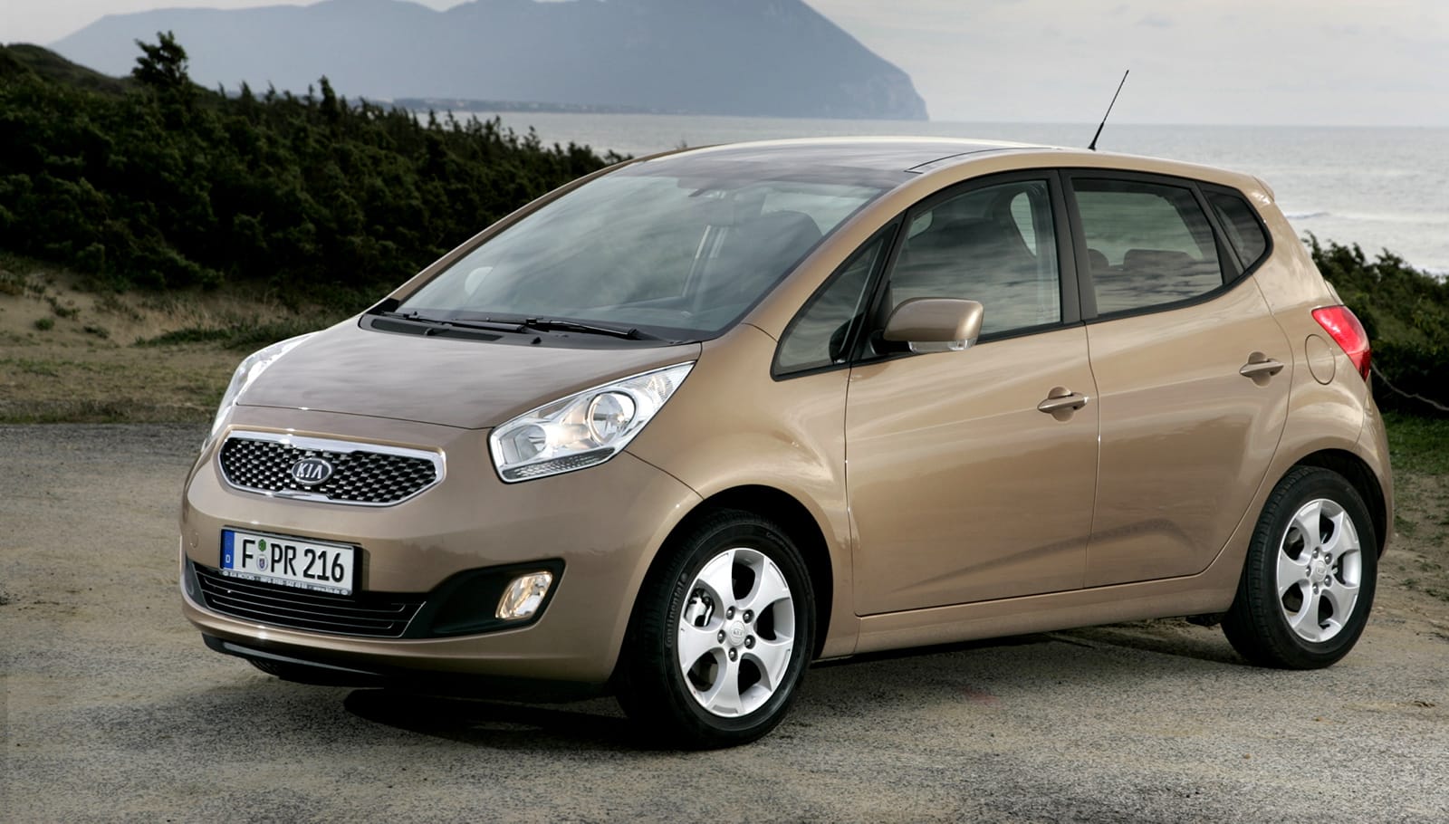 kia_venga_01