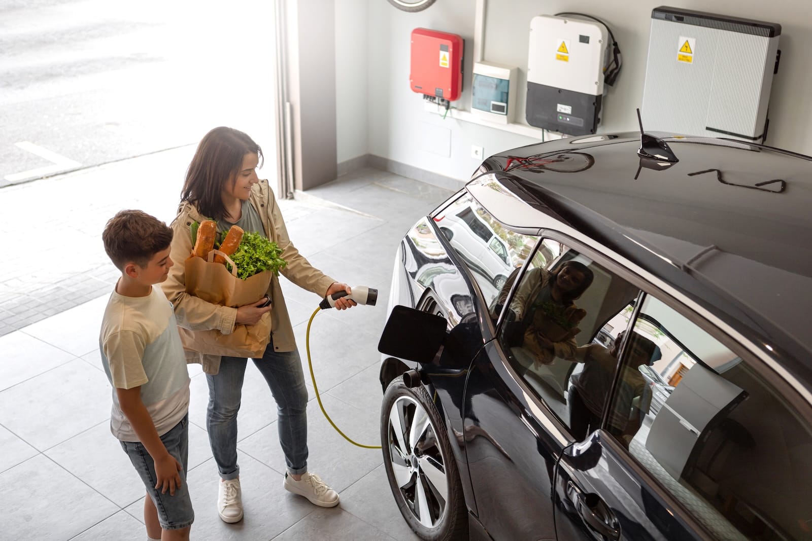 ładowanie auta elektrycznego