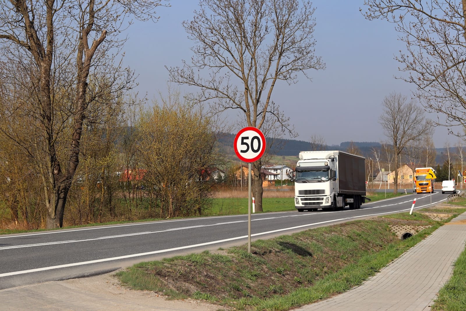 50 km/h droga ciężarówka połączenie drogi