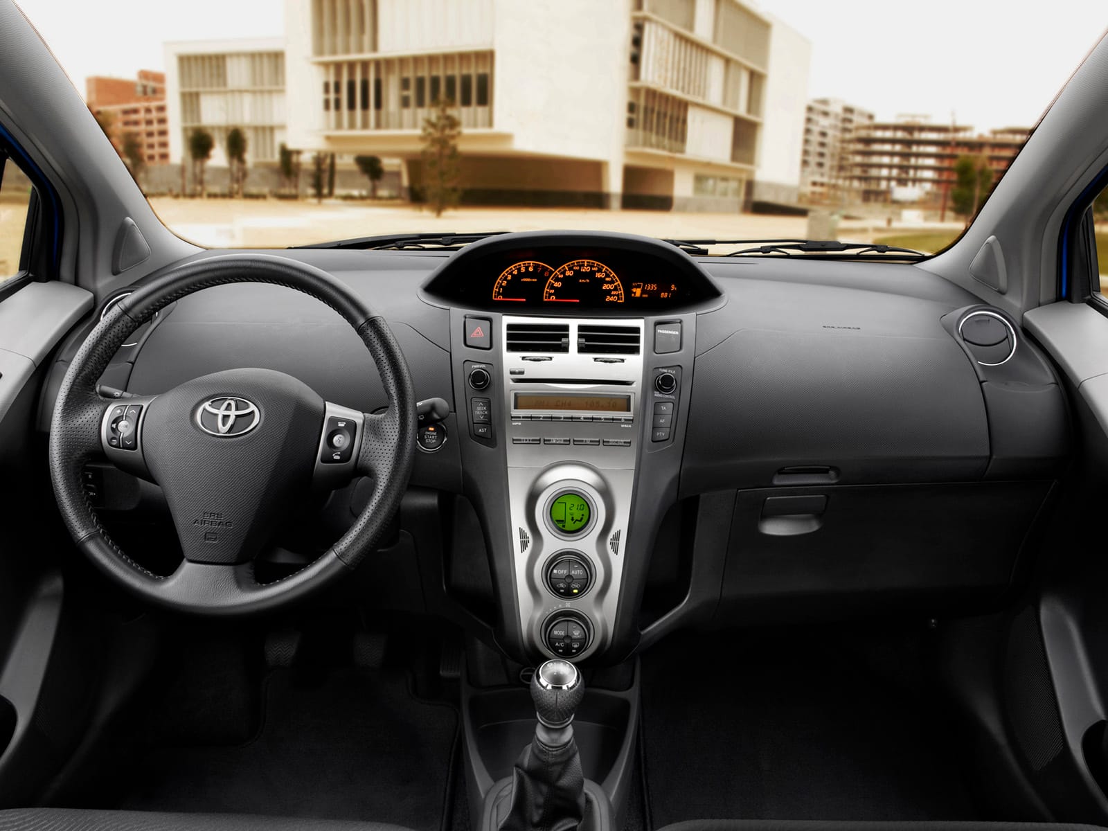 Yaris 02