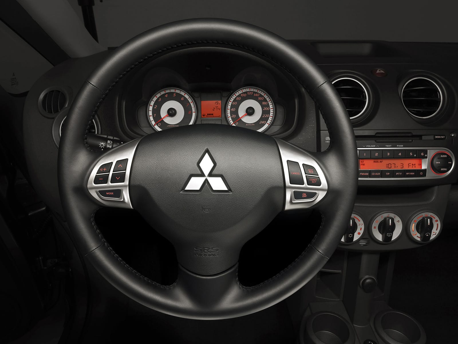 mitsubishi_colt_02