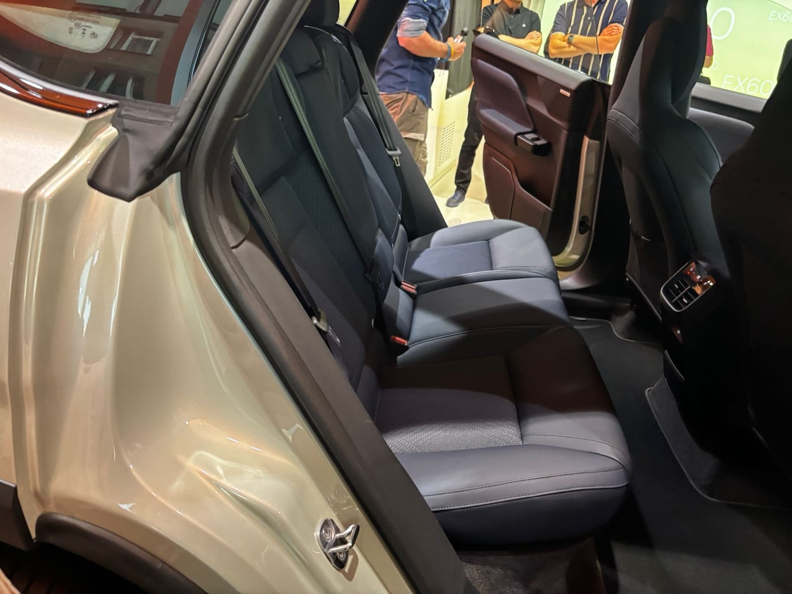 Volvo EX60