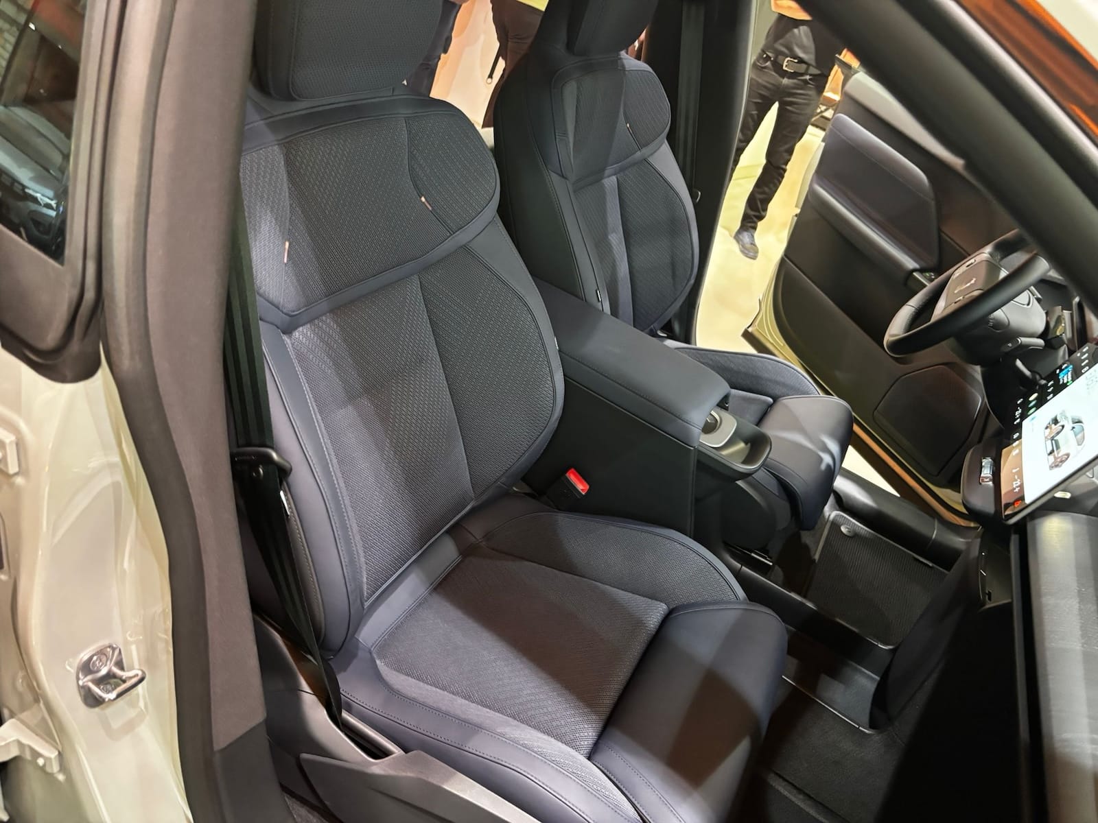Volvo EX60