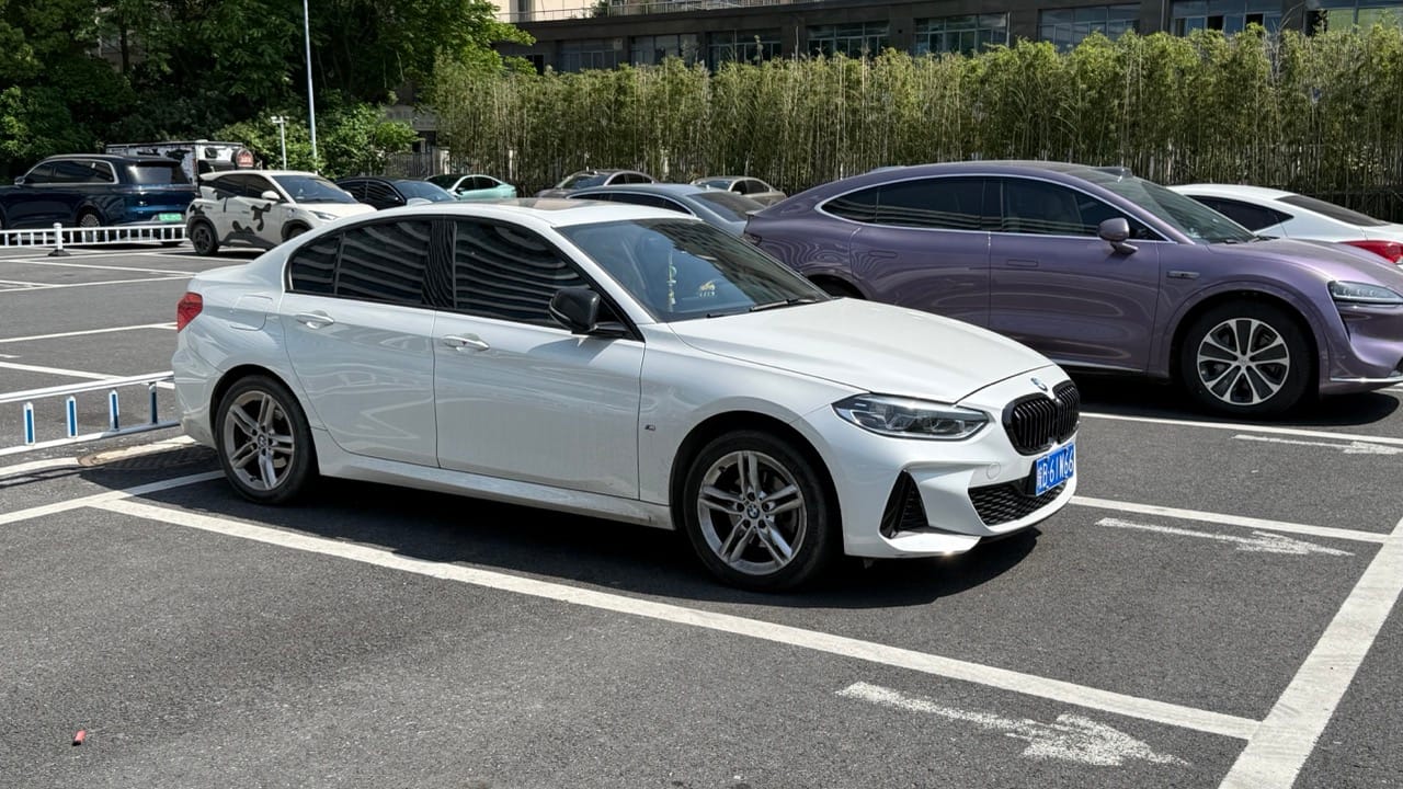 bmw 1 sedan