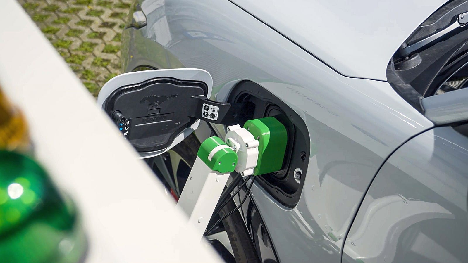 ładowarka do samochodu elektrycznego gniazdo ładowania